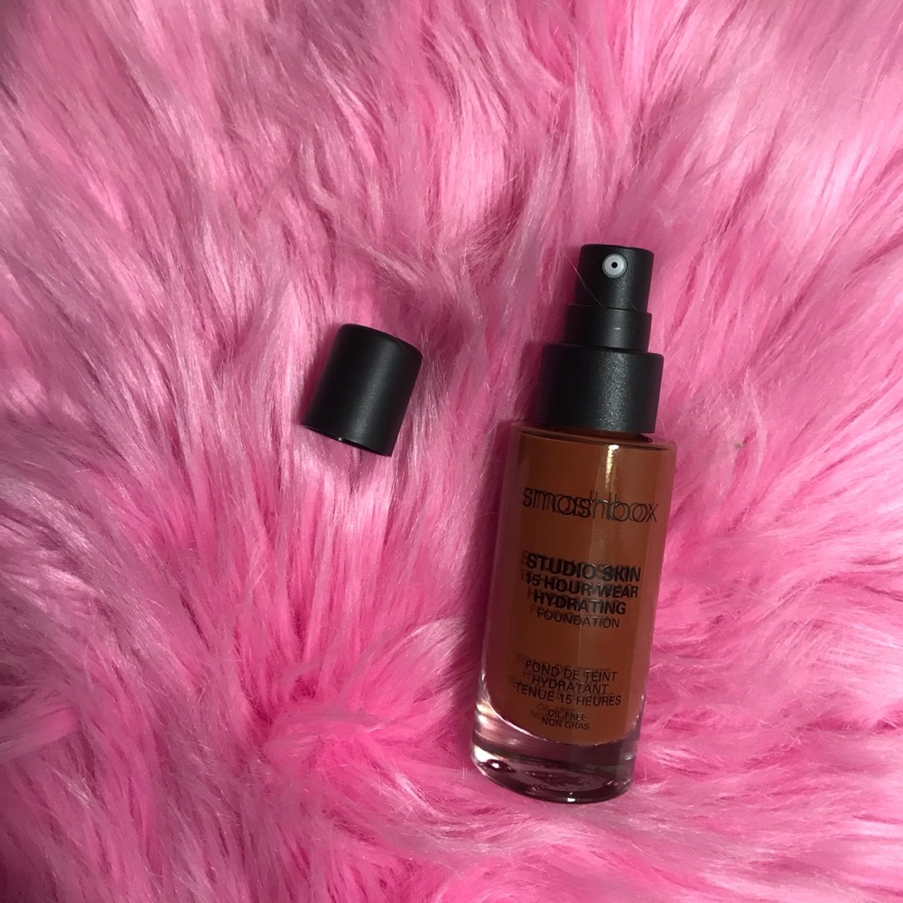 BRAND NEW SMASHBOX FOUNDATION
